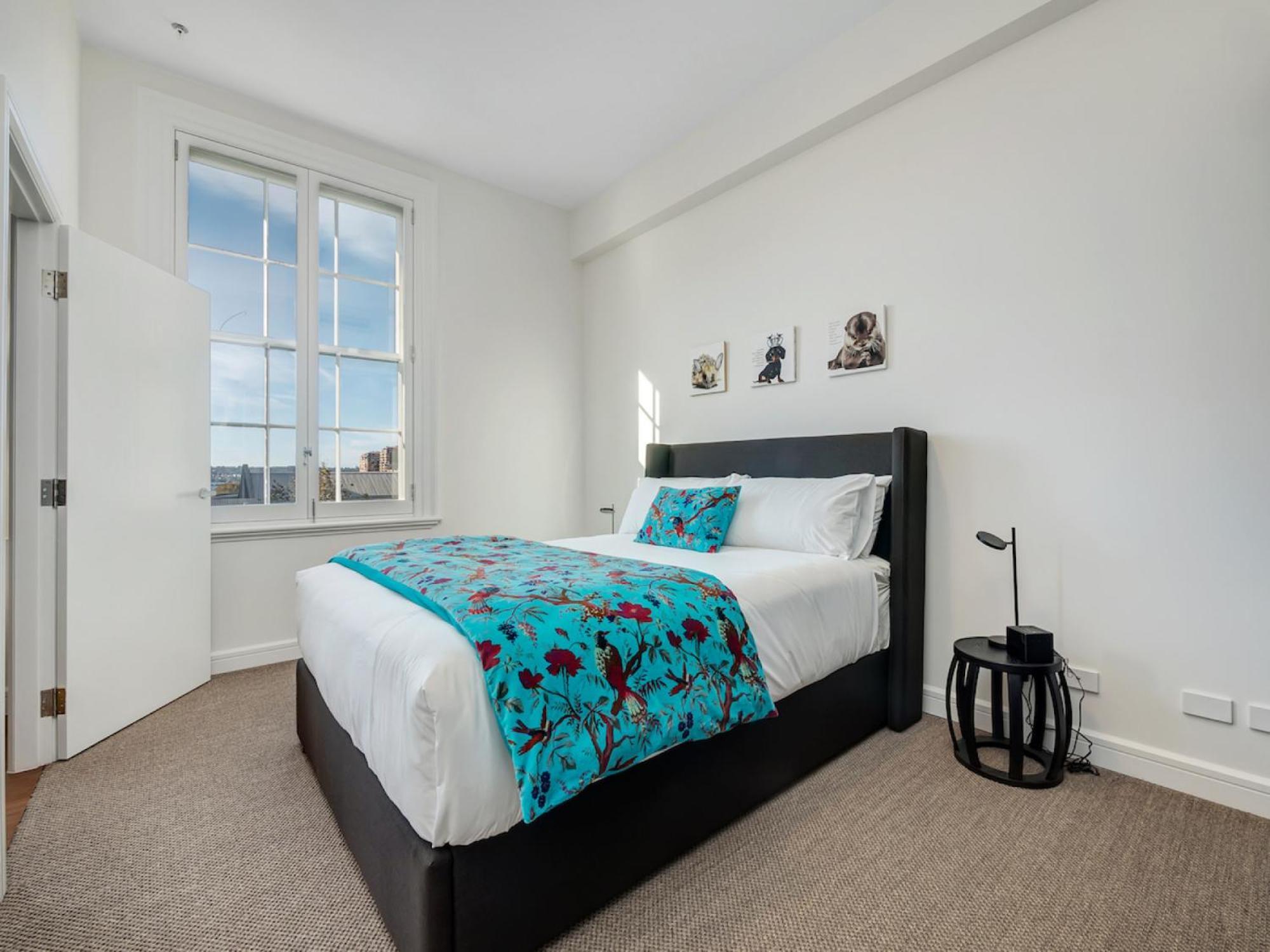Inner-city Minutes Walk To Dining Hubs * Sydney