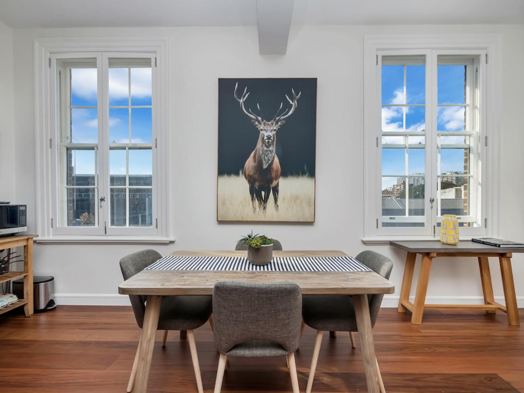 Apartment Inner-city Minutes Walk To Dining Hubs Sydney